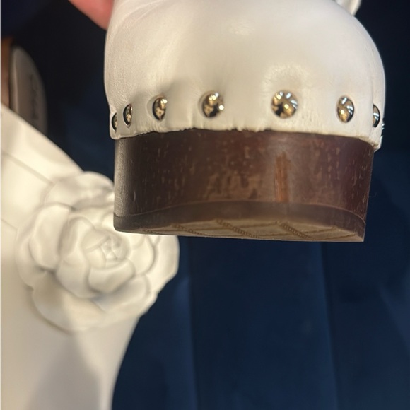 Chanel White Floral Women's Clogs size 41 - Picture 16 of 17